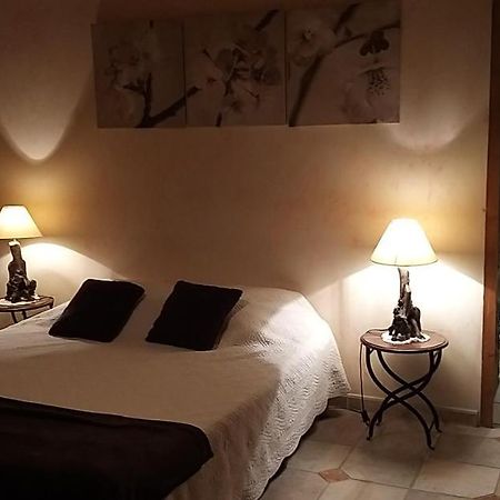 Mas Du Puits Bed & Breakfast Courthezon Exterior photo