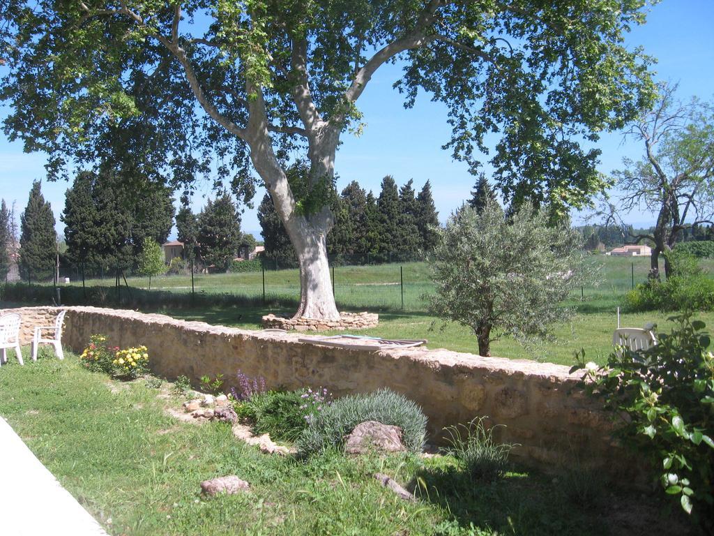 Mas Du Puits Bed & Breakfast Courthezon Exterior photo